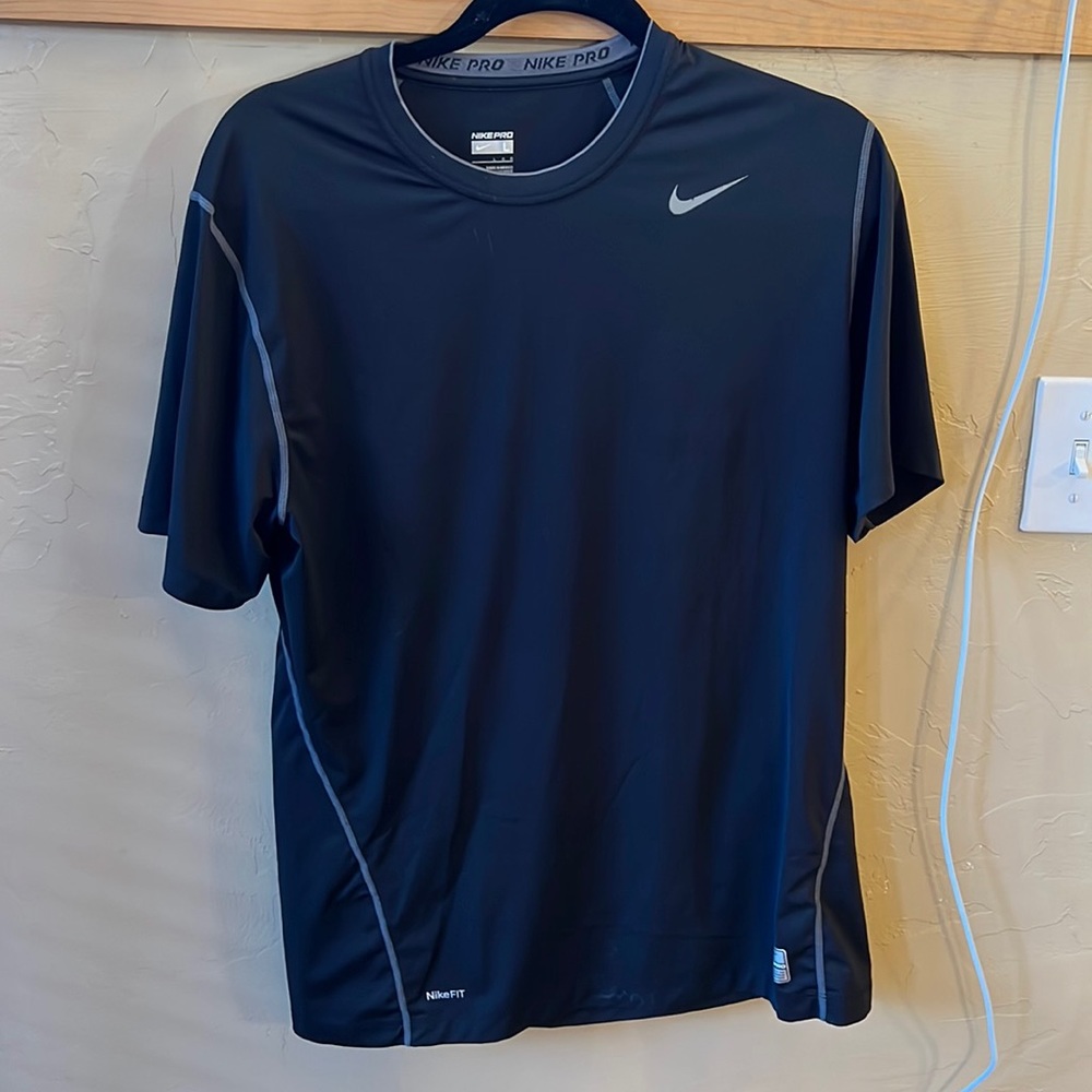 Mens L Nike Pro / Nike Fit black t shirt